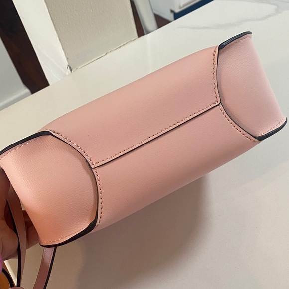 Calvin Klein Blush Pink Leather Crossbody Shoulder Bag - Picture 3 of 5